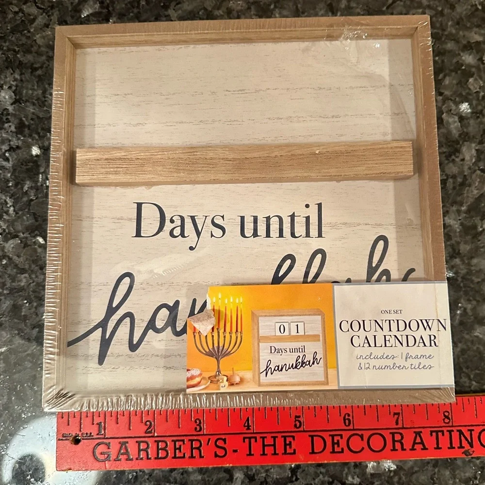 🌸 $3 when bundled - Hanukkah Countdown Calendar NWT